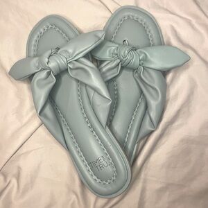 White blue bow flip-flops